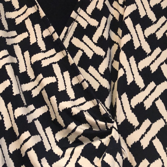 Gilli faux-wrap dress navy and white EUC S - Picture 3 of 3